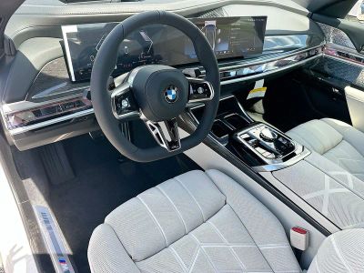 2026 BMW 7 Series — photo 7 view