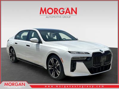 2026 BMW 7 Series 760i xDrive in Mineral White Metallic — front three-quarter view