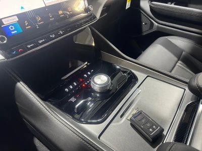 2026 Jeep Grand Wagoneer - Photo 25
