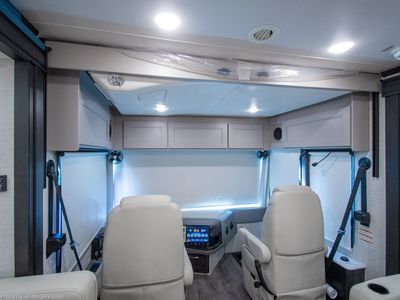 2026 Thor Motor Coach Riviera - Photo 5