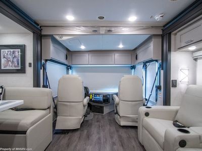 2026 Thor Motor Coach Riviera - Photo 4