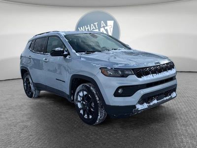 2026 Jeep Compass COMPASS LATITUDE ALTITUDE 4X4 in Silver Zynith Metallic Clear-Coat Exterior Paint — front three-quarter view