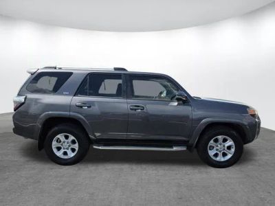 2019 Toyota 4Runner - Photo 3