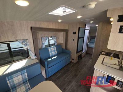 2025 Gulf Stream RV Vintage Yellowstone - Photo 17
