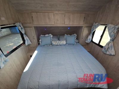 2025 Gulf Stream RV Vintage Yellowstone - Photo 36