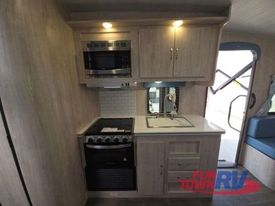 2025 Gulf Stream RV Vintage Yellowstone - Photo 18