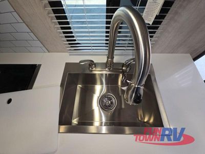 2025 Gulf Stream RV Vintage Yellowstone - Photo 19