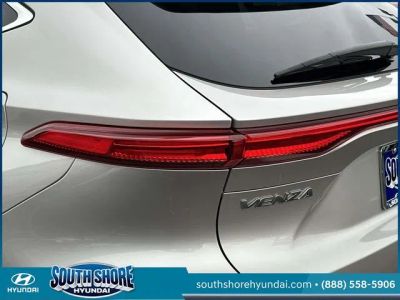 2023 Toyota Venza - Photo 11
