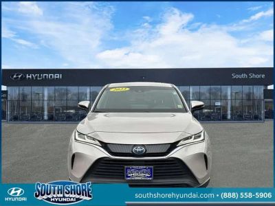 2023 Toyota Venza - Photo 2