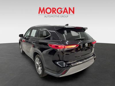2021 Toyota Highlander — interior view