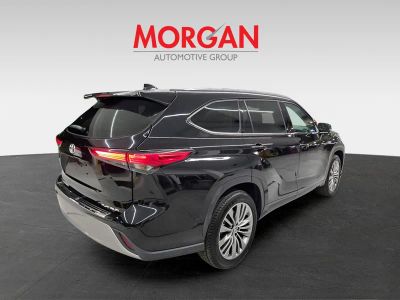 2021 Toyota Highlander — engine compartment view