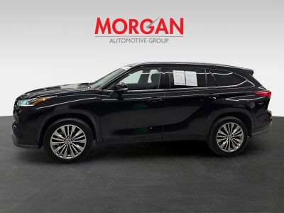 2021 Toyota Highlander — rear three-quarter view