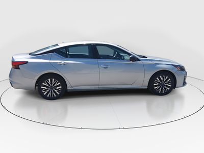 2024 Nissan Altima — photo 8 view
