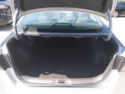 2024 Nissan Altima — photo 11 view