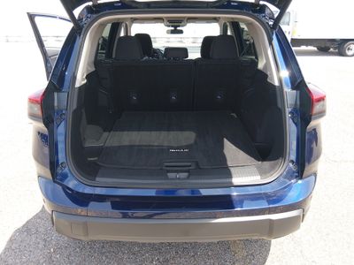 2025 Nissan Rogue — photo 11 view