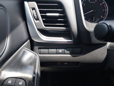 2025 Nissan Rogue — photo 13 view