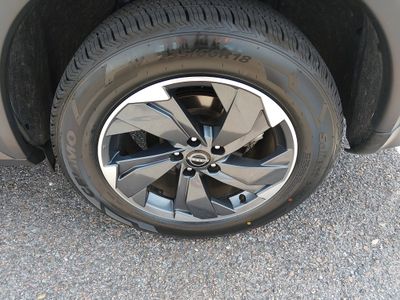 2025 Nissan Rogue — photo 10 view