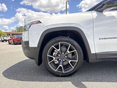 2026 Jeep Cherokee — photo 9 view
