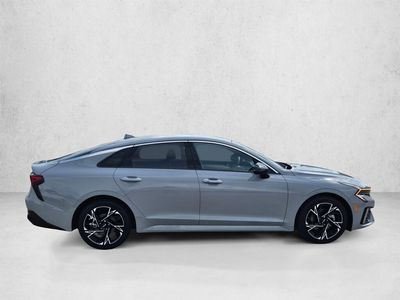 2025 Kia K5 - Photo 2
