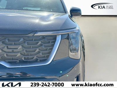 2026 Kia Sorento — photo 8 view