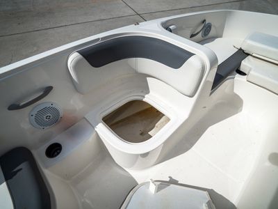 2019 Bayliner Element E18 - Photo 16