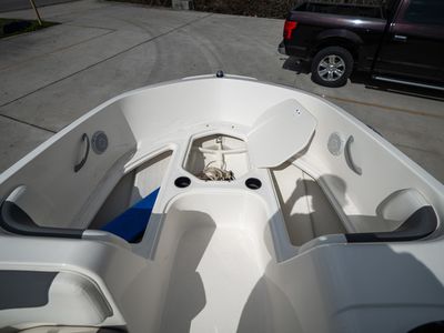 2019 Bayliner Element E18 - Photo 14