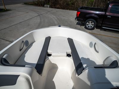 2019 Bayliner Element E18 - Photo 13