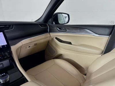 2024 Jeep Grand Cherokee — photo 25 view