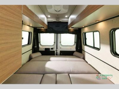 2025 Roadtrek Roadtrek — photo 18 view