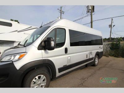 2025 Roadtrek Roadtrek — photo 9 view