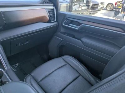 2025 GMC Sierra 3500HD — photo 9 view