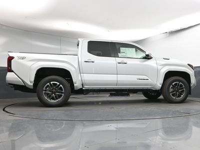 2025 Toyota Tacoma i-FORCE MAX TRD Sport i-FORCE MAX Truck Double Cab — photo 22 view