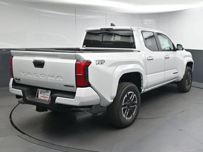 2025 Toyota Tacoma i-FORCE MAX TRD Sport i-FORCE MAX Truck Double Cab — photo 7 view