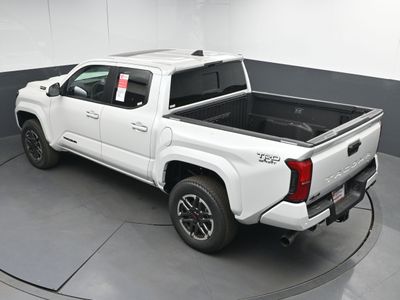2025 Toyota Tacoma i-FORCE MAX TRD Sport i-FORCE MAX Truck Double Cab — photo 33 view