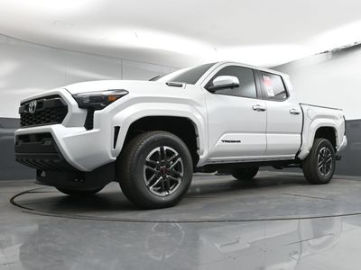 2025 Toyota Tacoma i-FORCE MAX TRD Sport i-FORCE MAX Truck Double Cab — photo 19 view