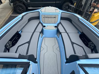 2025 Yamaha 255 XD - Photo 10