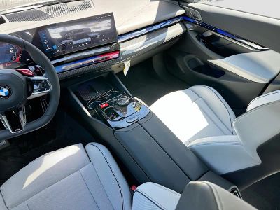 2026 BMW M5 — photo 18 view