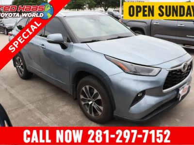 2022 Toyota Highlander - Photo 1
