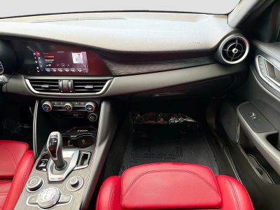 2024 Alfa Romeo Giulia — photo 18 view