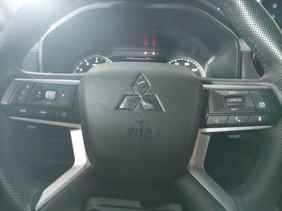 2025 Mitsubishi Outlander - Photo 12