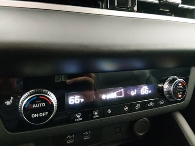2025 Mitsubishi Outlander - Photo 19