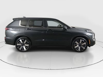 2025 Mitsubishi Outlander - Photo 8