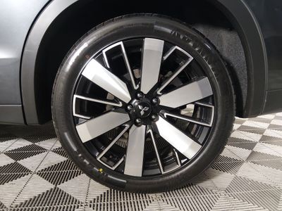 2025 Mitsubishi Outlander - Photo 10