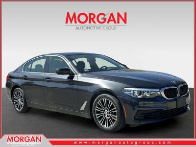 2020 BMW 5 Series 530i xDrive in Gray — front three-quarter view