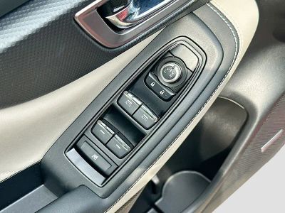 2023 Subaru Forester — photo 18 view