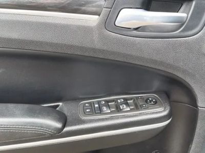 2021 Chrysler 300 — photo 16 view