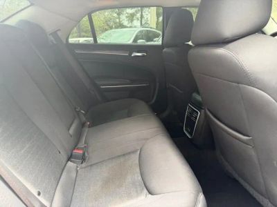 2021 Chrysler 300 — photo 8 view