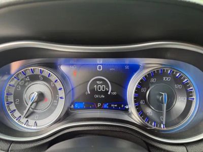 2021 Chrysler 300 — photo 22 view