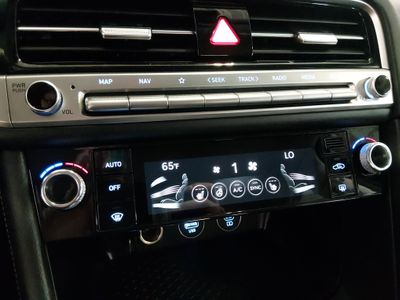 2025 Genesis G70 - Photo 19
