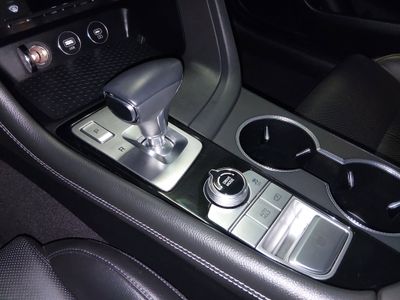 2025 Genesis G70 - Photo 16